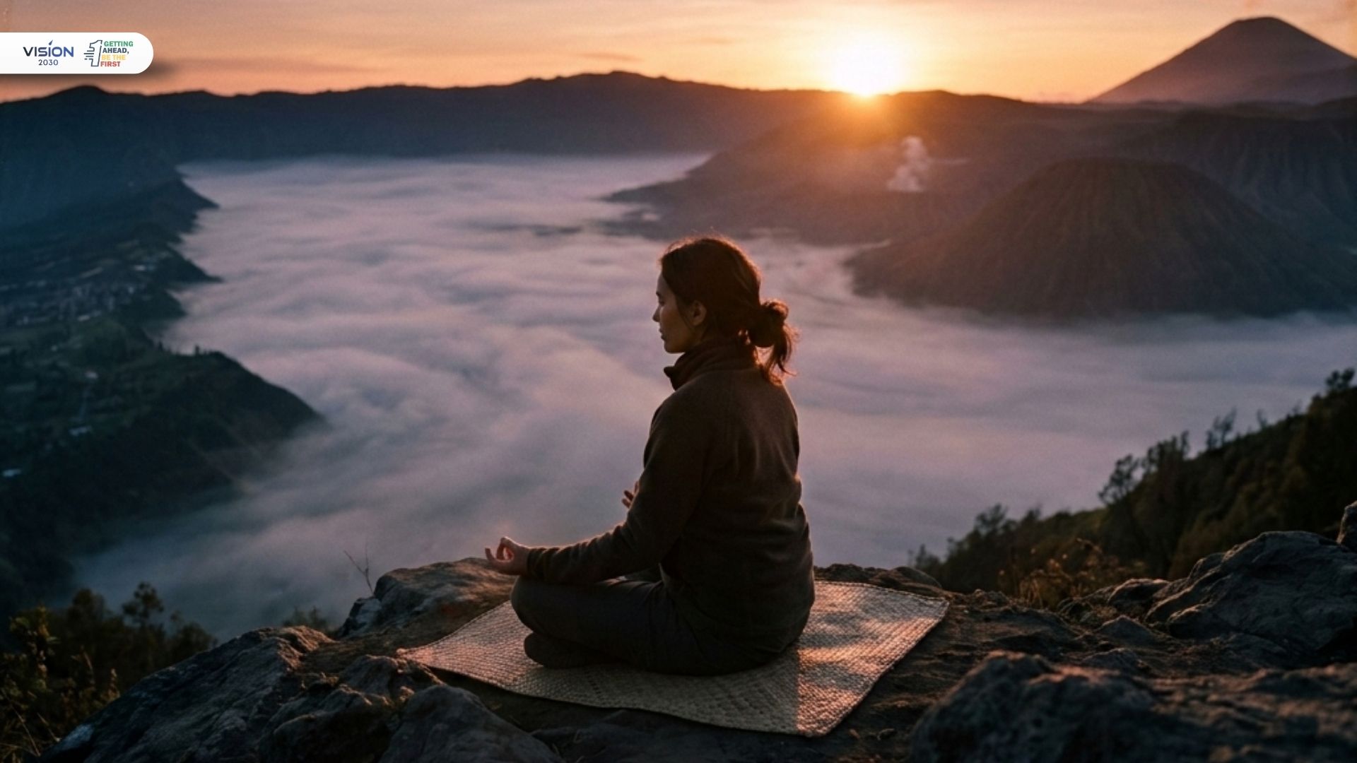 Sunrise Meditation Gunung Bromo Menghadirkan Kesadaran Baru di Atas Awan