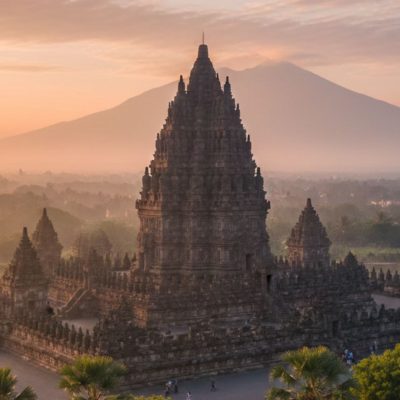 Menelusuri Kejayaan Kerajaan Jawa di Candi Prambanan