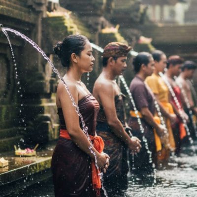 Melukat di Tirta Empul untuk Pembersihan Diri dan Ketenangan Batin